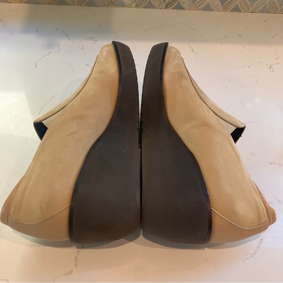 Donald J. Pliner Tan Suede Leather Wedge Platform Slip On Loafer Shoe Sz 8 M - Picture 9 of 11